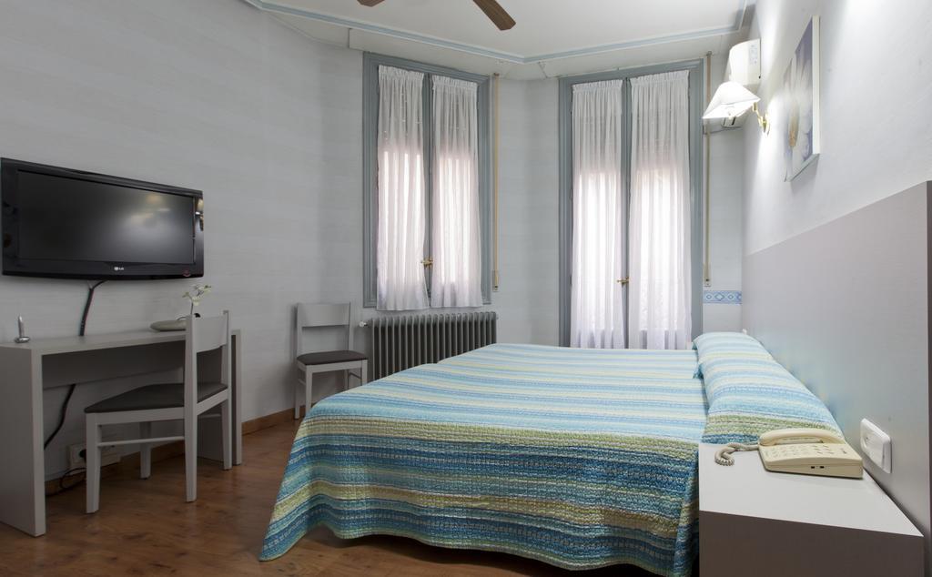 Hostal Andorra Мадрид Екстер'єр фото