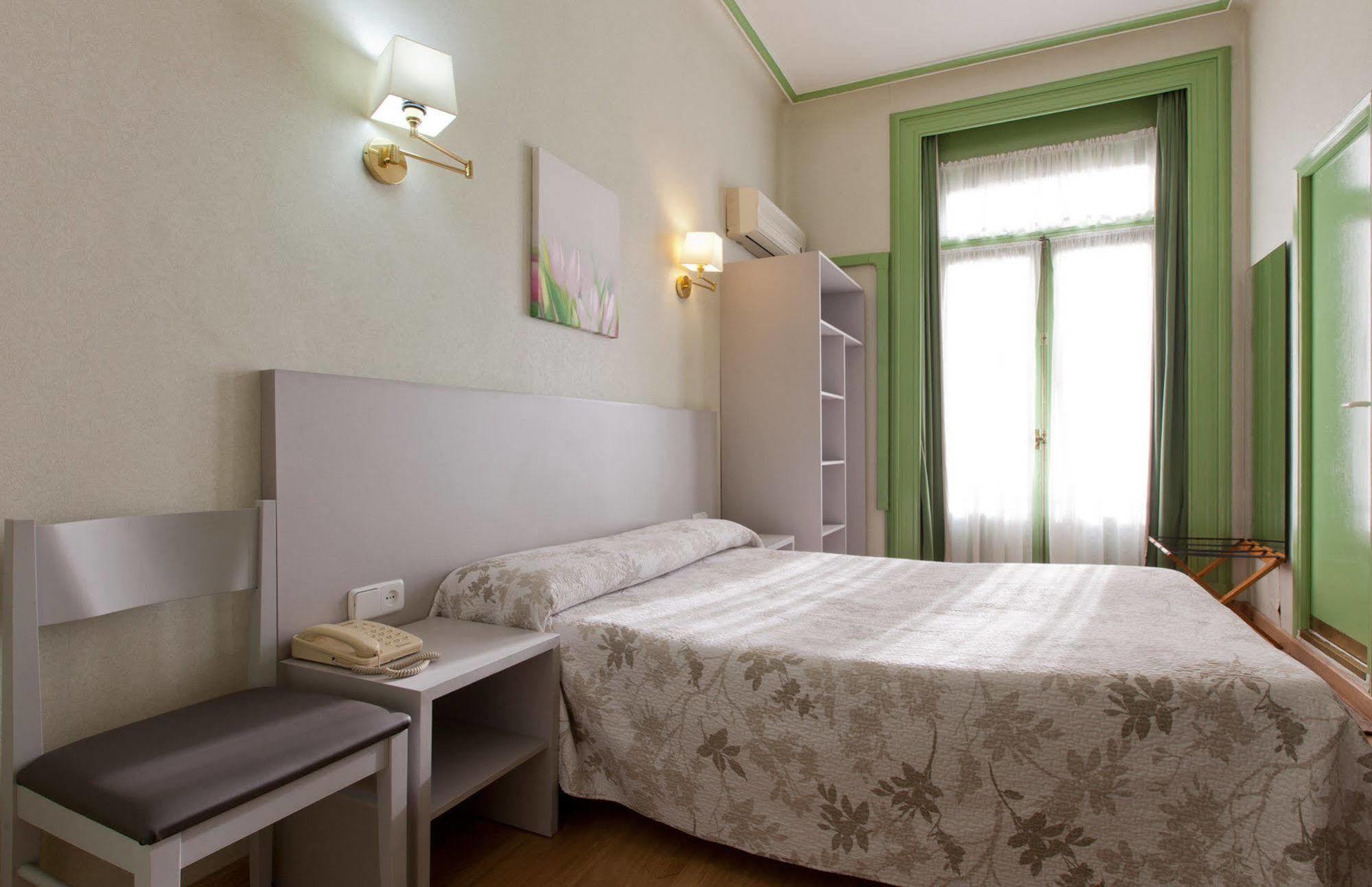 Hostal Andorra Мадрид Екстер'єр фото